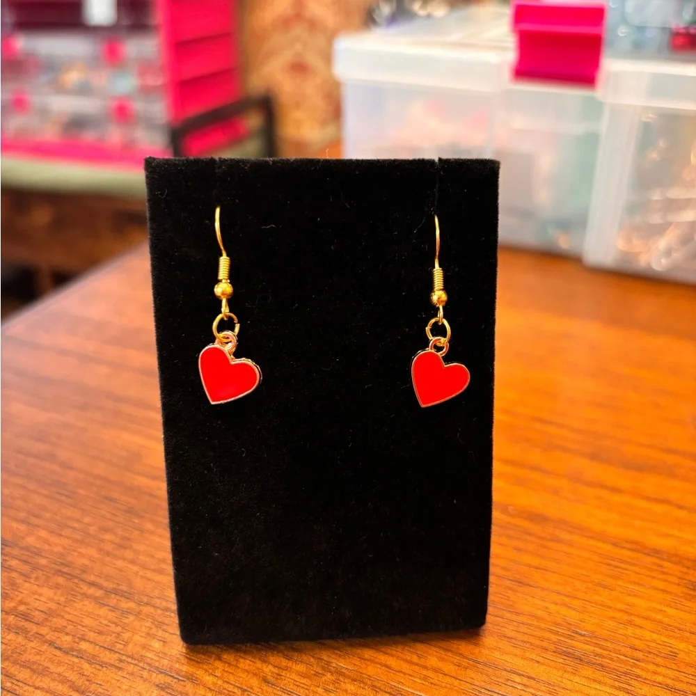 New super Cute Red n gold tone Heart Drop Earrings